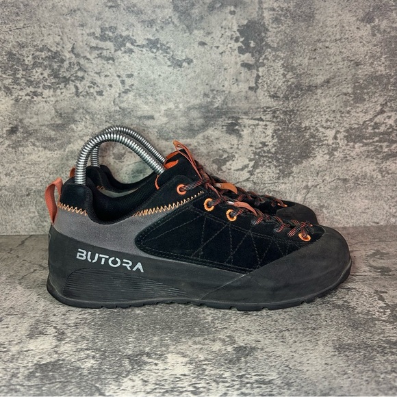Butora Climbing Shoes Mens sz 6.5/Womens sz 7.5 - Picture 1 of 6